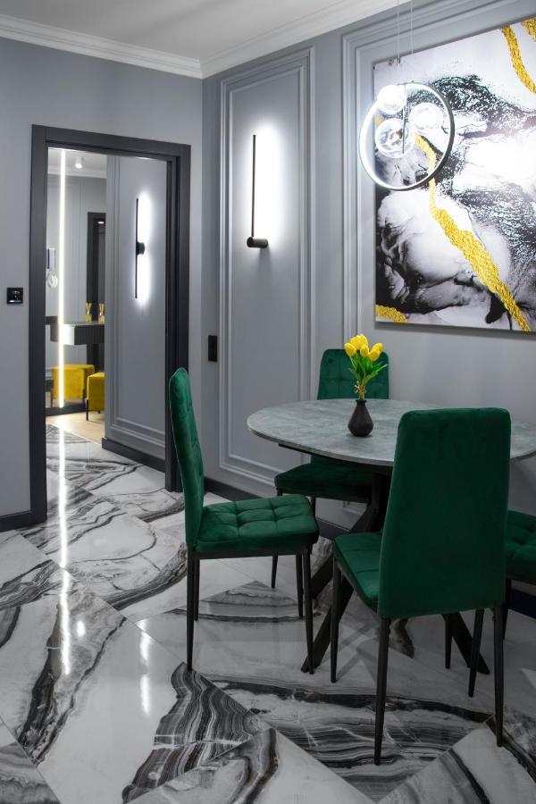 Royal 2 Apartments On Shevchenka 38 Str Львів Екстер'єр фото